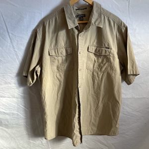 classic fit outdoor Eddie Bauer, fishing button down short sleeve shirt in beige